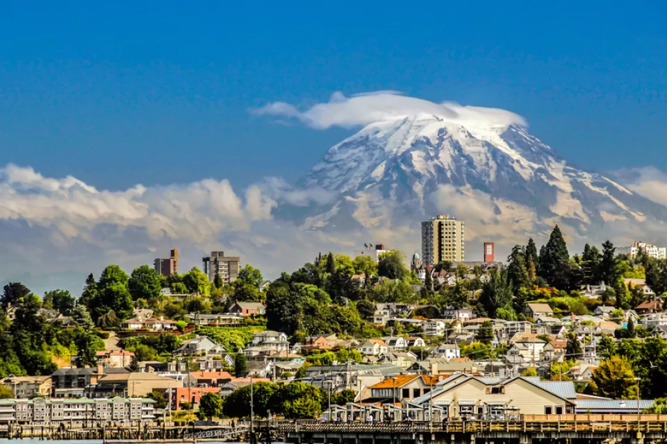 View of Tacoma, Washington with Mount Rainier in background